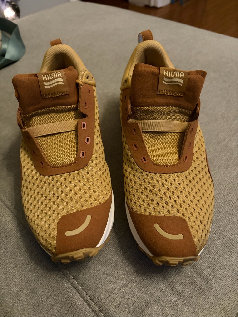Hilma Women’s hiking Tan & Brown Sneakers wide 9